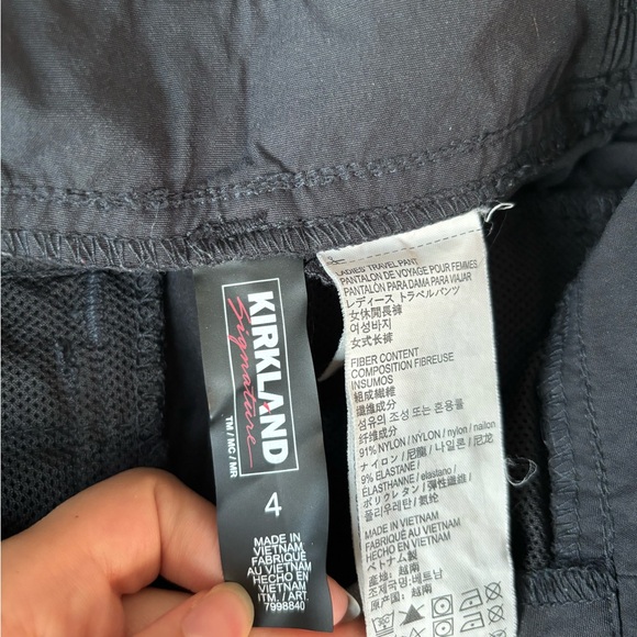 Kirkland Black Ladies Cargo/Utility Pants, Women's Size 4, Straight Leg - Picture 4 of 9